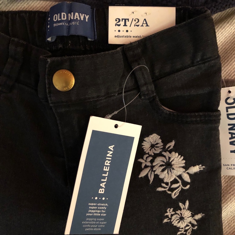 Brand new 2T jeggings